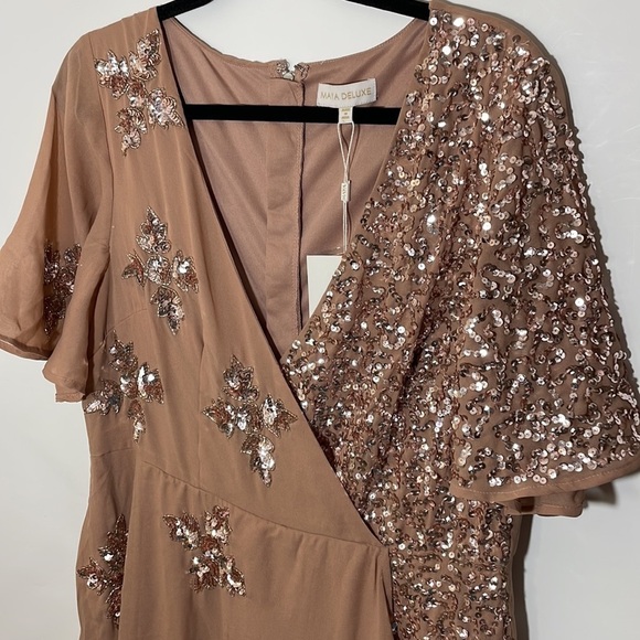 ASOS CURVE 14 Maya Deluxe embellished midi dress with contrast sequin - Picture 8 of 15